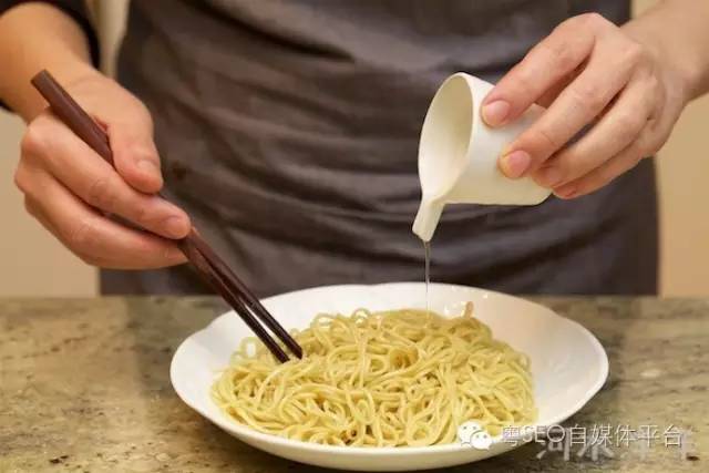 粤菜谱30期 手擀碱水面条的做法 还原正宗武汉热干面的爽滑劲道