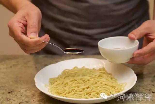 粤菜谱30期 手擀碱水面条的做法 还原正宗武汉热干面的爽滑劲道