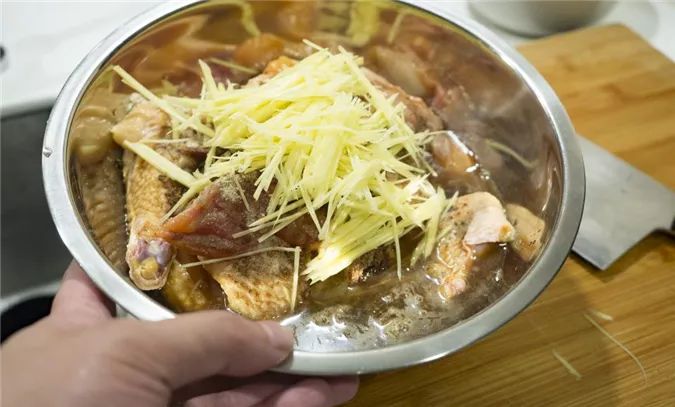 粤菜谱55期 用香港百年历史廖孖记腐乳蒸鸡 与豆腐乳蒸鸡翅是怎样的体验