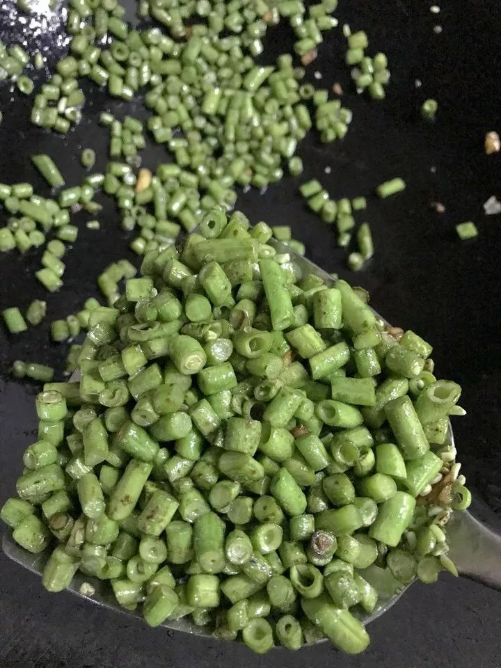 粤菜谱57期 原味豆角丁炒肉沫的做法 VS酸豆角炒肉沫 清淡开胃下饭菜